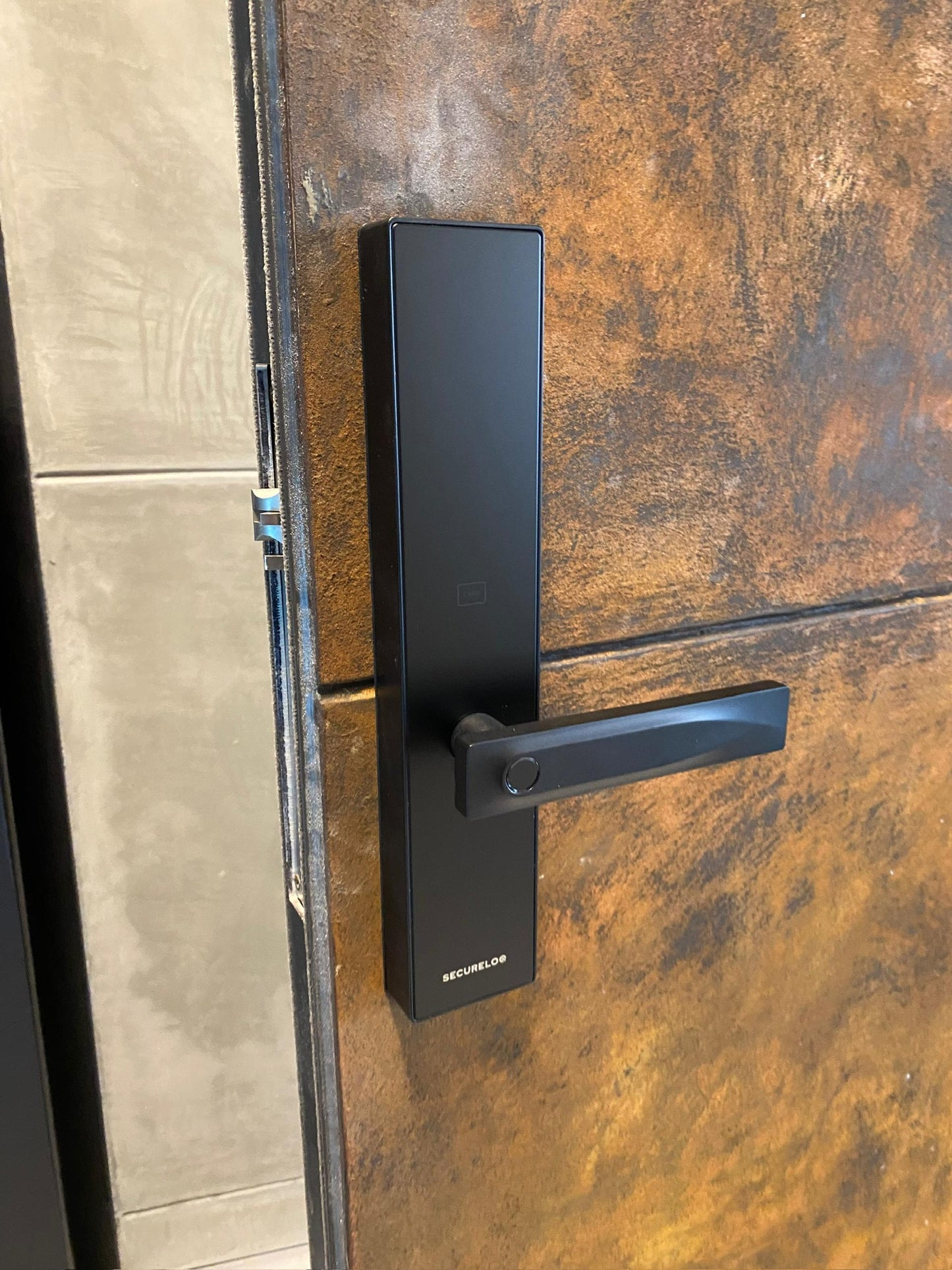 Secureloq M3 Aviation-Grade Bluetooth Lock